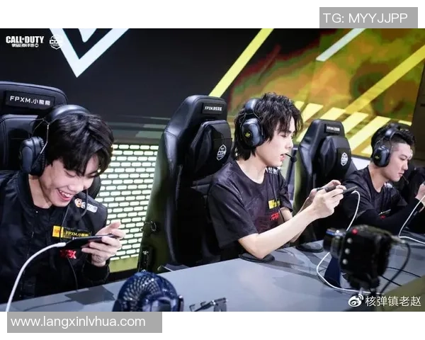 FPX战队的蜕变之旅：从荣耀巅峰到全新征程的纪实记录