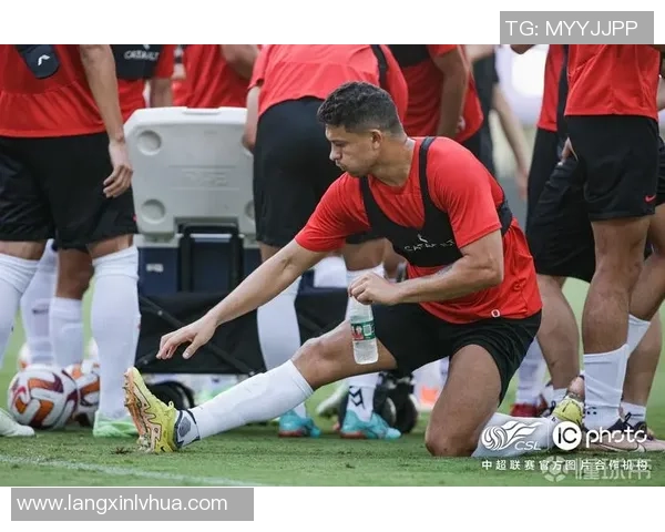 成都飞盘队意识争议引发热议球员与教练的理念碰撞与思考 成都飞盘队意识争议引发热议球员与教练的理念碰撞与思考