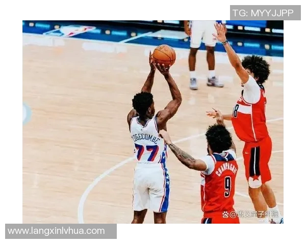 76人逆袭雷霆精彩对决回顾2017赛季的经典瞬间与球星表现分析 76人逆袭雷霆精彩对决回顾2017赛季的经典瞬间与球星表现分析